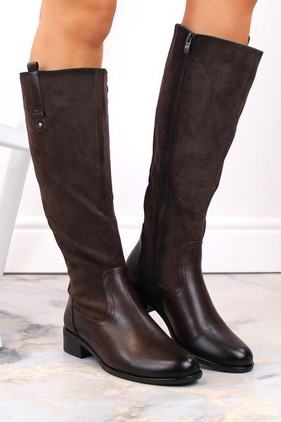 Kozaki damskie oficerki ocieplane brązowe Jezzi ASA198-22. Brązowe kozaki damskie Jezzi, bez wzorów, ze skóry ekologicznej, bez obcasa, bez zapięcia. Za 179.99 zł.