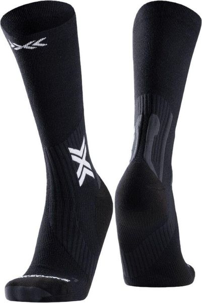 Skarpety biegowe X-Socks Run Perform Warm Crew. Czarne skarpetki damskie X-Socks, bez wzorów, z materiału. Za 109.99 zł.