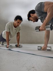 4F Koszulka treningowa regular szybkoschnąca męska - biała XL. Białe t-shirty męskie 4F, m, bez wzorów, bez kołnierzyka, bez ramiączek. Za 99.99 zł.