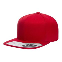 110 Czapka Z Daszkiem Typu Snapback. Czerwone czapki damskie FLEXFIT, bez wzorów. Za 95.99 zł.