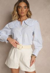 Jasnoniebieska Koszula z Bawełną Ozdobiona Kołnierzykiem Natulissa. Niebieskie koszule damskie Renee, l, bez wzorów, z bawełny, eleganckie, bez kołnierzyka, bez ramiączek. Za 89.99 zł.