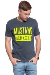 MUSTANG Alex C Print 1009008 4085. T-shirty męskie Mustang, m, bez wzorów, bez kołnierzyka, bez ramiączek. Za 69.99 zł.