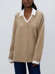 Sweter z koszulowym kołnierzem - beżowy. Brązowe swetry nierozpinane damskie Reserved, l, bez wzorów, z dzianiny, bez kołnierzyka, bez ramiączek. Za 149.99 zł.