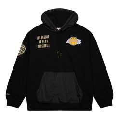 Bluza z kapturem w stylu vintage Los Angeles Lakers 2.0. Czarne bluzy męskie Mitchell & Ness, xl, bez wzorów, sportowe, bez ramiączek, z kapturem. Za 533.50 zł.
