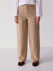 Jeansy barrel leg - beżowy. Brązowe jeansy damskie Reserved, bez wzorów, z bawełny. Za 139.99 zł.