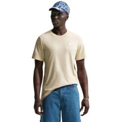 Koszulka męska Nike Club Tee - bawełniana, regular fit, krótki rękaw. Brązowe koszulki sportowe męskie Nike, m, bez wzorów, z bawełny, bez ramiączek. Za 97.99 zł.