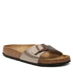 Klapki Birkenstock. Żółte klapki damskie Birkenstock, bez wzorów, bez obcasa, bez zapięcia. Za 399.99 zł.