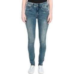 G-Star RAW Lynn Dżinsy Niebieski. Niebieskie jeansy damskie G-Star Raw, bez wzorów, z bawełny, retro. Za 697.95 zł.
