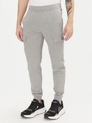 EA7 Emporio Armani Spodnie dresowe 8NPP67 PJVRZ 3905 Szary Slim Fit. Szare spodnie sportowe męskie EA7 Emporio Armani, m, bez wzorów, z bawełny. Za 219.99 zł.
