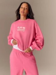 Bluza dresowa loose bez kaptura damska 4F 4FRSS26TSWSF2832. Czerwone bluzy damskie 4F, s, bez wzorów, z bawełny, bez ramiączek, bez kaptura. Za 114.99 zł.
