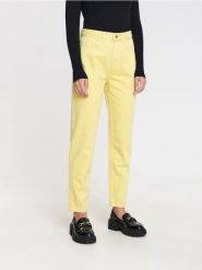 Jeansy mom high waist - żółty. Żółte jeansy damskie Sinsay, bez wzorów, z bawełny, z podwyższonym stanem. Za 69.99 zł.