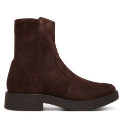 Botki Clarks. Brązowe botki damskie Clarks, bez wzorów, bez obcasa, na płaskiej podeszwie, bez zapięcia. Za 479.99 zł.