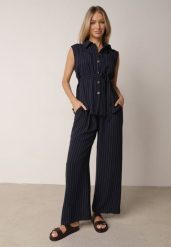Granatowy Wiskozowy Komplet Szerokie Spodnie i Koszula Bez Rękawów z Wiązaniem Zanran. Niebieskie koszule damskie Born2be, l, bez wzorów, z tkaniny, eleganckie, bez kołnierzyka, bez ramiączek. Za 139.99 zł.