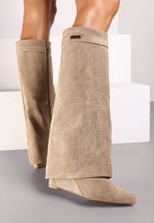 Ciemnobeżowe Kozaki z Wywiniętą Cholewką na Koturnie Turade. Brązowe kozaki damskie Renee, bez wzorów, bez obcasa, na koturnie, bez zapięcia. Za 149.99 zł.