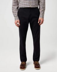 MESKIE SPODNIE WRANGLER REGULAR CHINO BLACK 112371029. Czarne eleganckie spodnie męskie Wrangler, bez wzorów, z materiału. Za 219.99 zł.