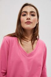 Bluza z dekoltem w serek różowa. Czerwone bluzy damskie MOODO, xs, bez wzorów, z bawełny, bez ramiączek, bez kaptura. W wyprzedaży za 29.99 zł.