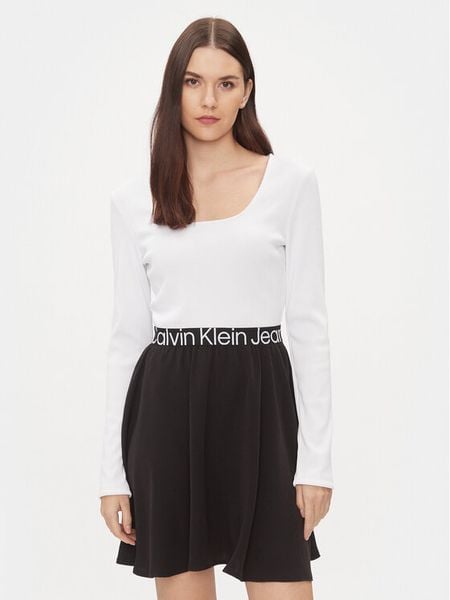 Calvin Klein Jeans Sukienka codzienna J20J222523 Kolorowy Regular Fit. Sukienki damskie Calvin Klein Jeans, na co dzień, xs, bez wzorów, z jeansu, bez kołnierzyka, bez ramiączek, proste. Za 469.99 zł.