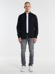 Koszula męska slim czarna Nissip 906. Czarne koszule męskie BIG STAR, l, bez wzorów, z bawełny, eleganckie, bez kołnierzyka, bez ramiączek. Za 199.99 zł.