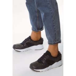 Granatowe Buty Sportowe Connatural. Obuwie sportowe damskie Born2be, bez wzorów, bez zapięcia. Za 59.99 zł.