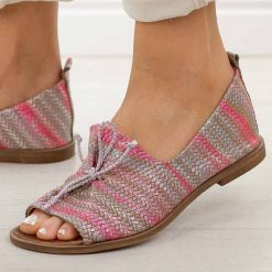 Multi róż n02 skórzane Polskie sandały damskie z zakrytą piętą Deoni D488. Czerwone sandały damskie Deoni, bez wzorów, ze skóry, bez obcasa, bez zapięcia. Za 419.00 zł.