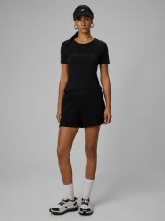 4F Spodenki dresowe damskie - czarne S. Czarne szorty damskie 4F, bez wzorów, z dresówki. Za 129.99 zł.