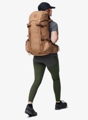 Plecak trekkingowy Fjallraven Kajka 35. Brązowe plecaki męskie Fjällräven, bez wzorów, z nylonu. Za 1,207.79 zł.