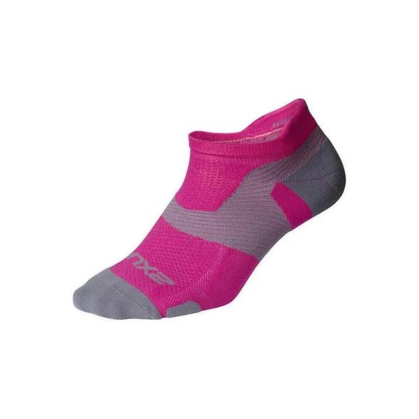 Skarpetki 2XU Vectr Light Cushion No Show. Czerwone skarpety męskie 2XU, bez wzorów. Za 151.50 zł.