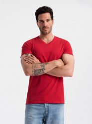 Męska klasyczna bawełniana koszulka z dekoltem w serek BASIC – czerwona V14 - Rozmiar: M. Czerwone t-shirty męskie Ombre Clothing, m, bez wzorów, z bawełny, bez kołnierzyka, bez ramiączek. W wyprzedaży za 24.99 zł.