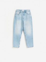 Jeansy mom fit z wysokim stanem - niebieski. Niebieskie jeansy damskie Reserved, bez wzorów, z bawełny, z podwyższonym stanem. Za 129.99 zł.