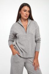 Sweter damski z kryształkami JOSEPH RIBKOFF. Swetry nierozpinane damskie Joseph Ribkoff, s, bez wzorów, bez kołnierzyka, bez ramiączek. Za 899.00 zł.