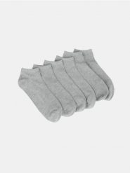 Prążkowane skarpetki 7 pack - szary. Szare skarpety męskie Sinsay, bez wzorów, prążkowane. Za 19.99 zł.