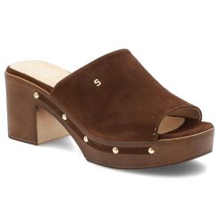 Klapki damskie Simen, skórzane na klocku z ozdobami eleganckie, brązowe, 6844A-K-W. Brązowe klapki damskie Simen, na lato, bez wzorów, eleganckie, bez obcasa, na obcasie, bez zapięcia. Za 339.00 zł.