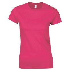 Koszulka Damska Krótki Rękaw Soft Style. Czerwone bluzki damskie GILDAN, l, bez wzorów, sportowe, bez kołnierzyka, bez ramiączek. Za 28.99 zł.