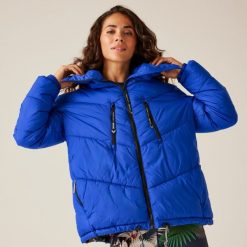 Kurtka casualowa damska Christian Lacroix Cavaillon pikowana. Niebieskie kurtki sportowe damskie Regatta, bez wzorów, bez ramiączek, bez kaptura, trekkingowe. Za 629.99 zł.