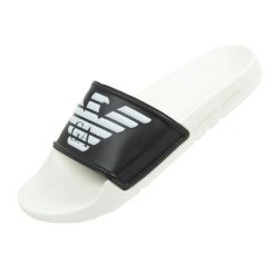 Klapki Męskie Niska Waga. Białe klapki męskie Emporio Armani, bez wzorów, z gumy, z otwartym noskiem, bez zapięcia. Za 208.99 zł.