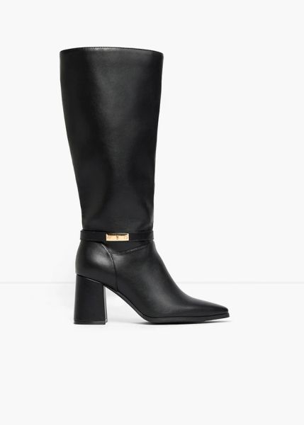 Kozaki z klamerką. Czarne kozaki damskie bonprix, bez wzorów, bez obcasa, na obcasie, bez zapięcia. Za 219.99 zł.
