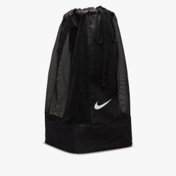 Plecak Nike Club Team Swoosh Ball Bag, Dla obu płci. Czarne plecaki damskie Nike, bez wzorów, z poliesteru, sportowe. Za 109.99 zł.