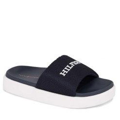 Klapki Tommy Hilfiger. Niebieskie klapki damskie Tommy Hilfiger, bez wzorów, z meshu, bez obcasa, bez zapięcia. Za 289.99 zł.