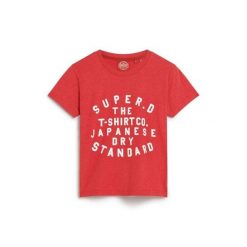 Dopasowana koszulka z nadrukiem 3D dla kobiet Superdry. Czerwone koszulki sportowe damskie Superdry, bez wzorów, bez ramiączek. Za 153.00 zł.