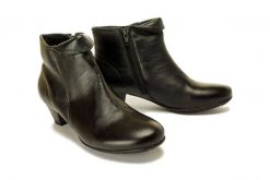 LANQIER 39C726 black, botki damskie. Czarne botki damskie Lanqier, na zimę, bez wzorów, z polaru, bez obcasa, na obcasie, bez zapięcia. Za 295.00 zł.