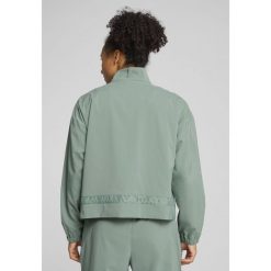Damska kurtka LACE PUMA Green Moon. Zielone kurtki sportowe damskie Puma, xl, bez wzorów, bez ramiączek, z kapturem, trekkingowe. W wyprzedaży za 184.00 zł.