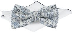 Męska Mucha w Komplecie z Poszetką - Chattier - Kość Słoniowa, Niebieskie Paisley. Niebieskie krawaty i muchy Chattier, bez wzorów, eleganckie. Za 65.00 zł.