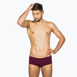 Slipy kąpielowe męskie FINIS Aqua Short Solid. Czerwone kąpielówki męskie FINIS, m, bez wzorów. Za 129.99 zł.