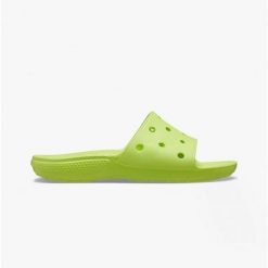 Klapki basenowe Crocs Classic Slide. Zielone klapki damskie Crocs, bez wzorów, sportowe, bez obcasa, bez zapięcia. Za 132.00 zł.