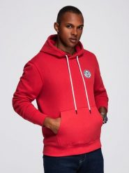Męska bluza dresowa kangurka z kapturem i naszywką w stylu college – czerwona V1 - Rozmiar: M. Czerwone bluzy sportowe męskie Ombre Clothing, m, z aplikacjami, z bawełny, z kapturem. W wyprzedaży za 99.99 zł.