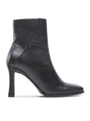 Jenny Fairy Botki HA150-J395 Czarny. Czarne botki damskie Jenny Fairy, bez wzorów, ze skóry, bez obcasa, na słupku, bez zapięcia. Za 199.99 zł.