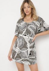 Szara Elastyczna Bluzka z Krótkim Rękawem z Oryginalnym Nadrukiem i Klamrą Dordria. Szare bluzki damskie Born2be, l, bez wzorów, bez kołnierzyka, bez ramiączek. Za 29.99 zł.