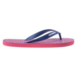 Klapki damskie Aquawave Milesa. Fioletowe klapki damskie AQUAWAVE, na lato, bez wzorów, z materiału, eleganckie, bez obcasa, bez zapięcia. Za 60.88 zł.