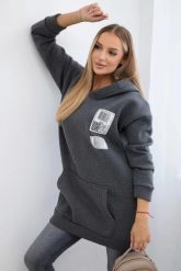 Bluza z kapturem z naszywkami grafitowa. Szare bluzy damskie KESI, l, z aplikacjami, z bawełny, bez ramiączek, z kapturem. Za 278.10 zł.