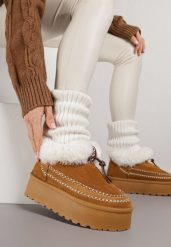 Brązowe Śniegowce na Grubej Podeszwie z Ozdobnymi Przeszyciami i Futerkiem Lindera. Brązowe śniegowce damskie Born2be, z jeansu, bez zapięcia. Za 109.99 zł.